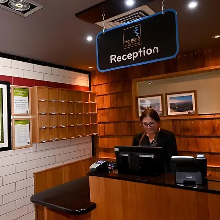 Penny Hedge, By Marston's 4*