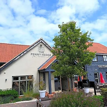 Penny Hedge, By Marston's 酒店 4*