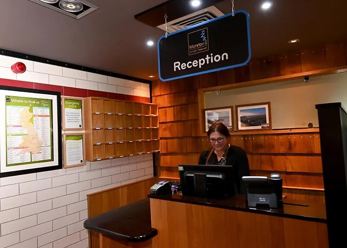 Penny Hedge, By Marston's 4*