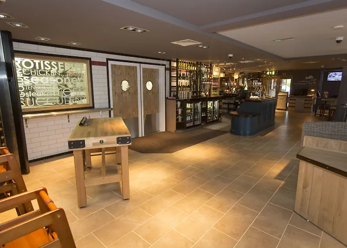 Penny Hedge, By Marston's 酒店 4*