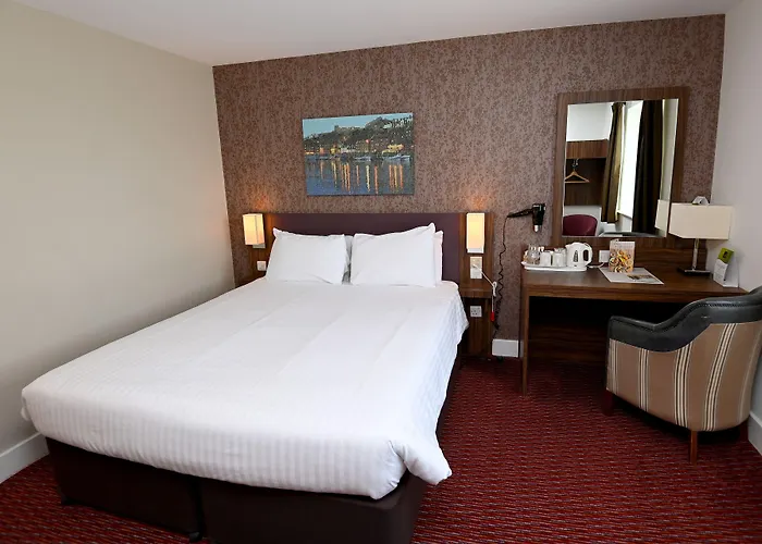 Penny Hedge, By Marston's